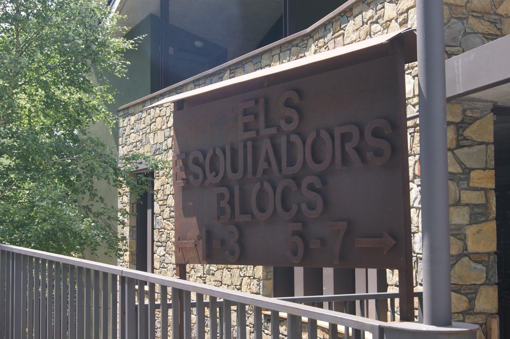 Apartaments Els Esquiadors Llorts Zewnętrze zdjęcie