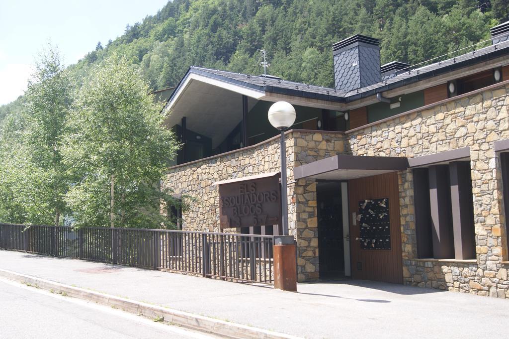 Apartaments Els Esquiadors Llorts Zewnętrze zdjęcie
